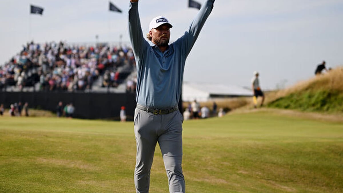 who smokes cigarettes on pga tour Stephen Malbon and J. R. Smith Charlie Hull smoking  Hosted by @teamswish & @stephenmalbon Please follow and support our sponsors @prizepicks @unifydhealing @longdrink @topgolf Sorry, Mum': Cigarette smoker Dan
